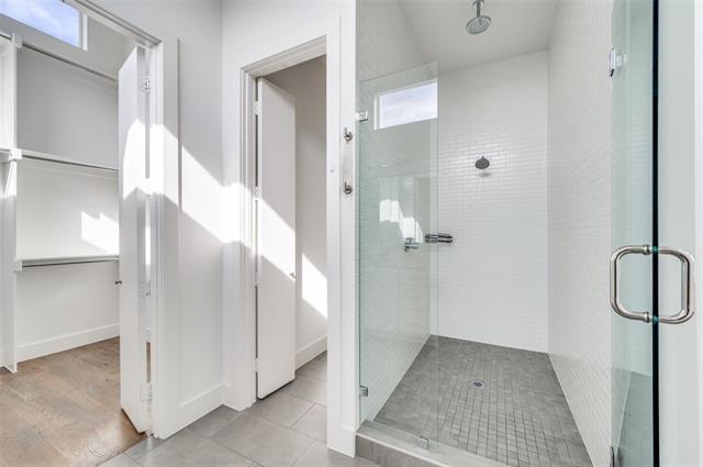 Building Photo - 2317 Moser Ave