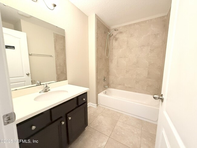Building Photo - 2715 Salt Lake Dr