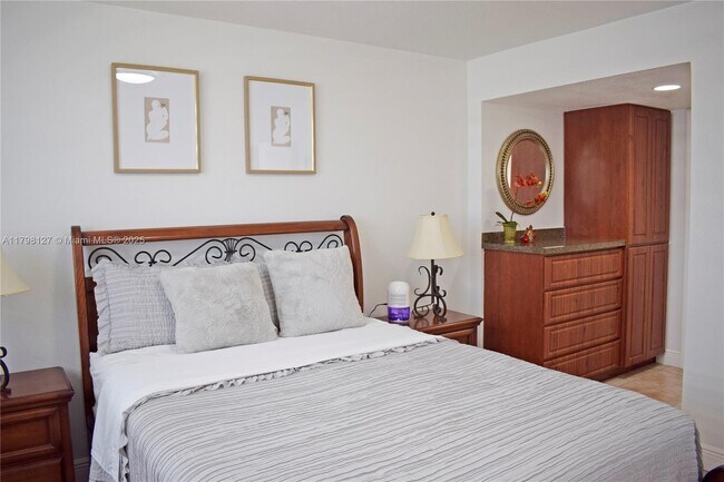 Building Photo - 401 Ocean Dr