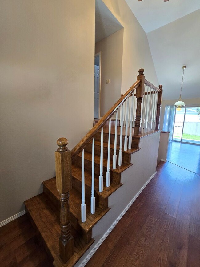 Building Photo - Cute home in the Great Brentwood Forest Ne...