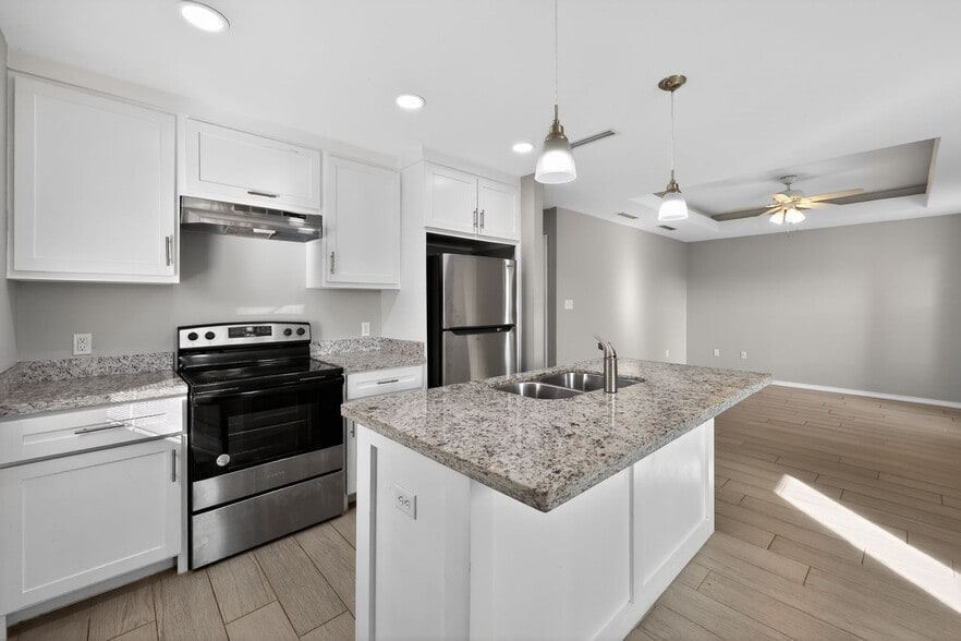 Building Photo - 340 Uva Ln