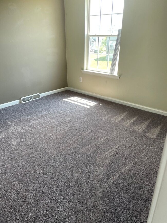 Building Photo - COMING SOON! Townhouse in Dover