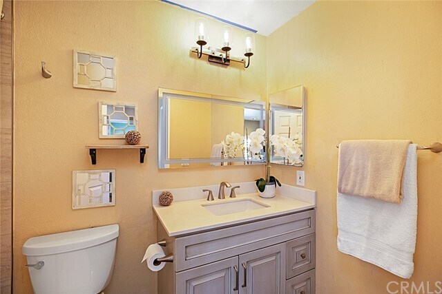 Building Photo - 23 Las Cruces