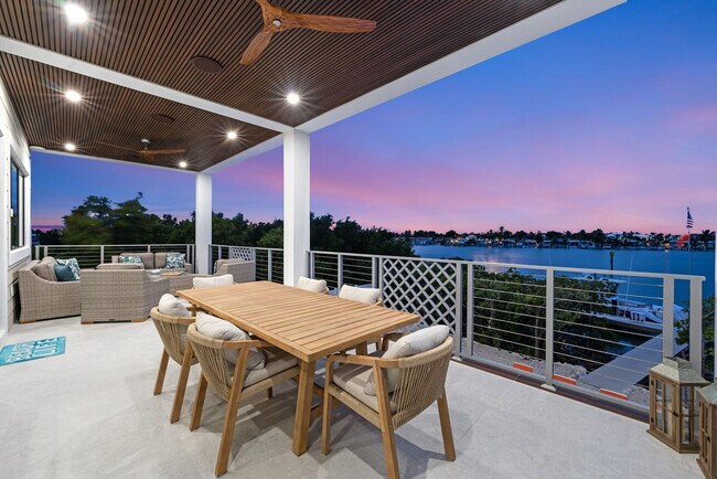 Building Photo - 247 Pescayo Ave