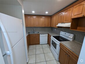 Building Photo - 6960 Miami Gardens Dr