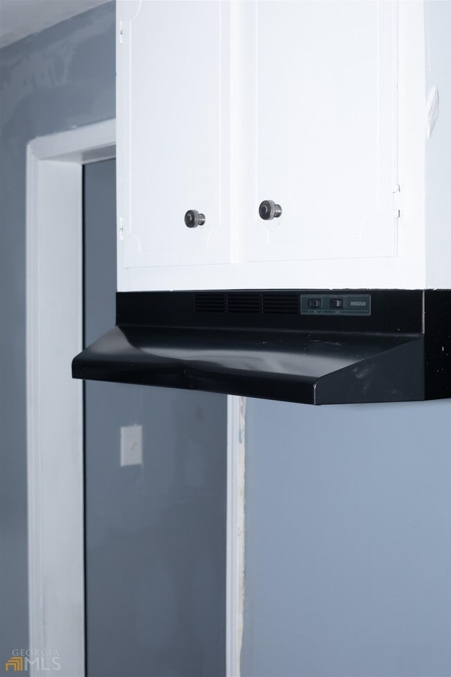 Building Photo - 4333 Capitol Ave