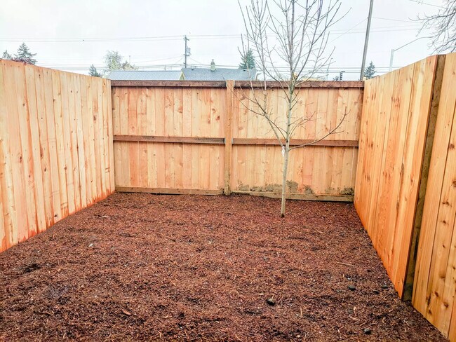 Building Photo - 8300 SE Flavel St