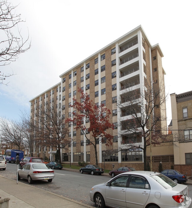 Primary Photo - Adams High-Rise