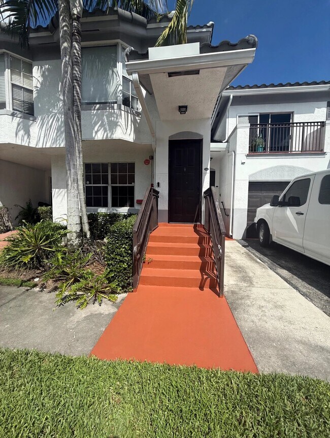 Building Photo - 721 SW 148th Ave