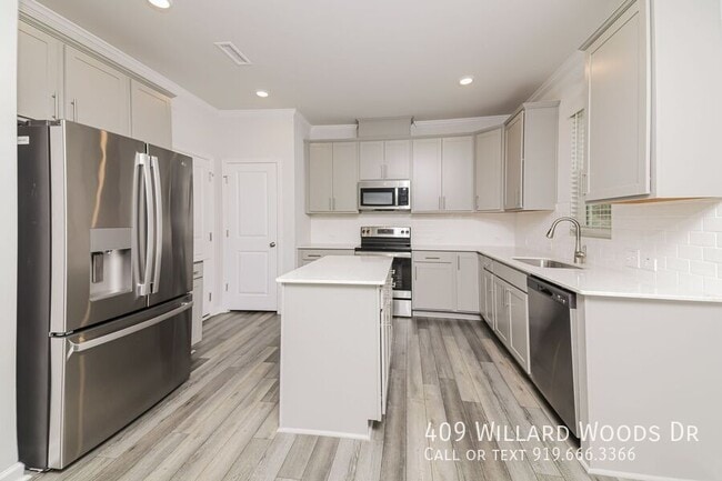 Building Photo - 409 Willard Wds Dr