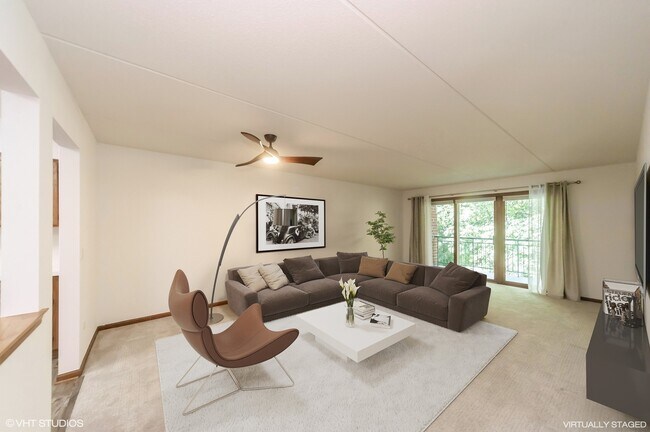 Building Photo - 5360 N Lowell Ave