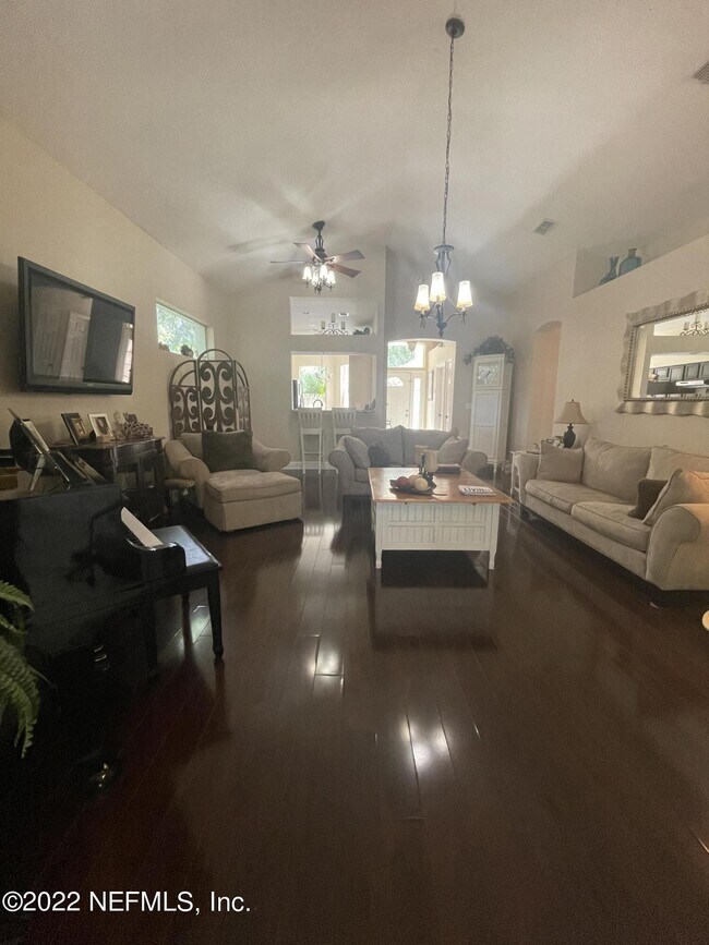 Building Photo - 204 Salt Grass Ct