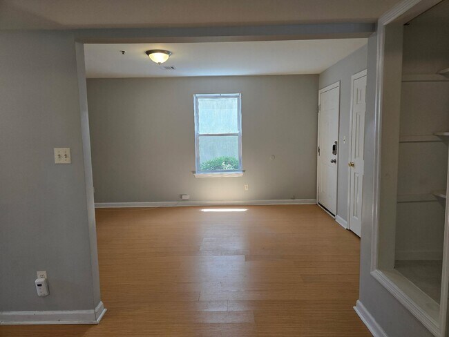 Building Photo - 7100 Smith Ave