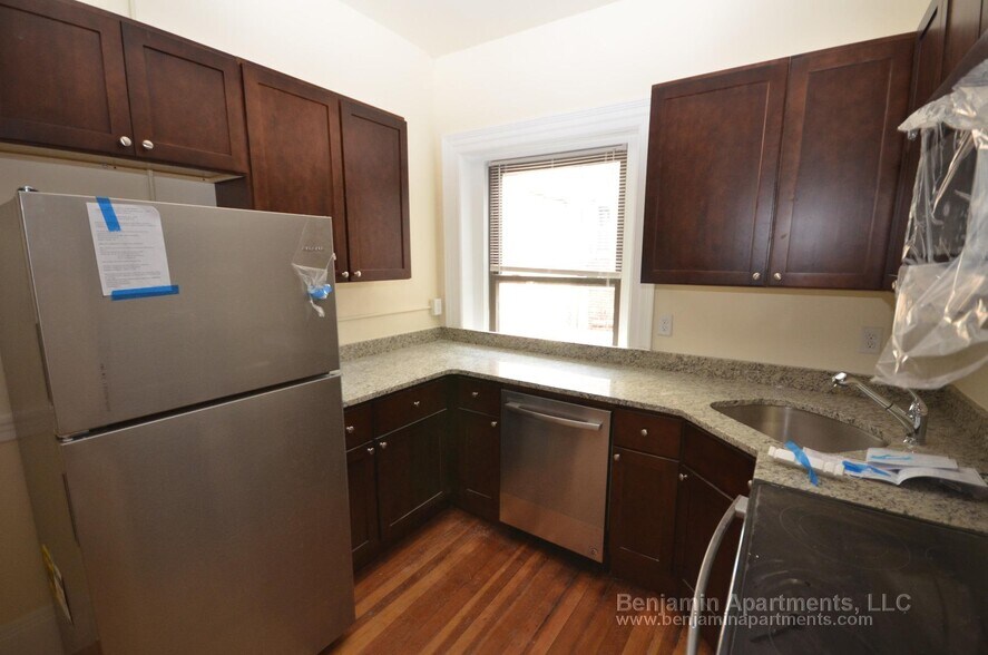 Primary Photo - 1475 Beacon St