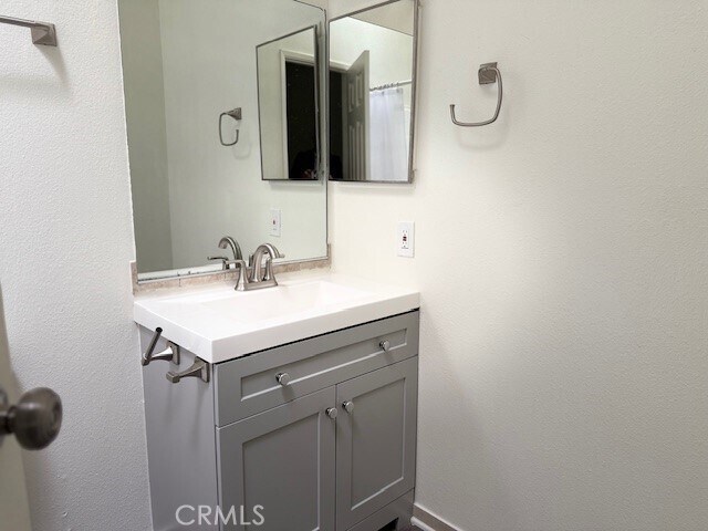 Building Photo - 79700 Ave 42