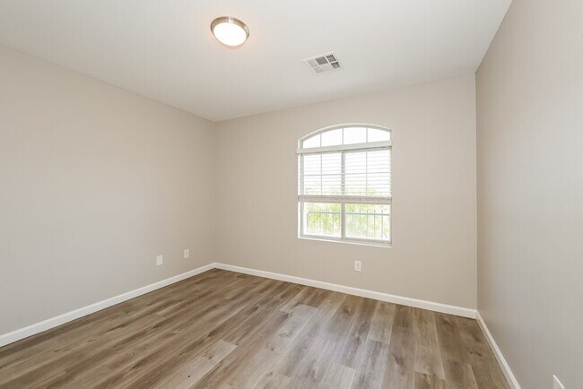 Building Photo - 9931 Morpeth St