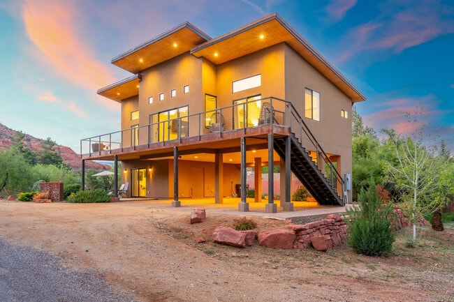 Building Photo - 30 Moondance Ln