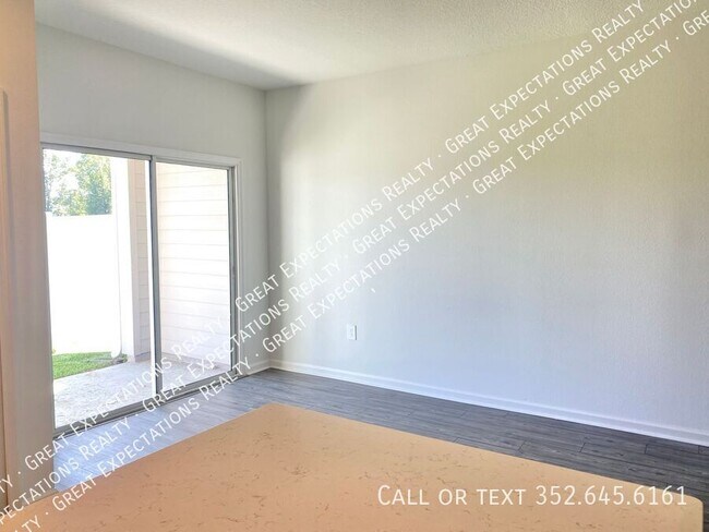 Building Photo - 4863 SW 81st Lp