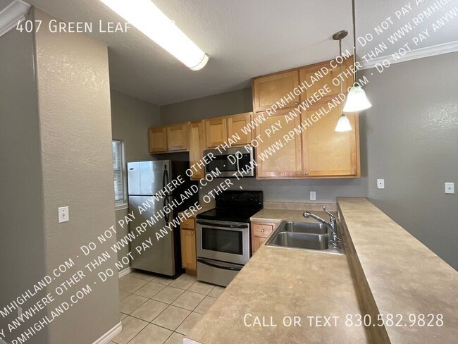 Building Photo - PENDING APP**MOVE IN SPECIAL 1/2 OFF FIRST...