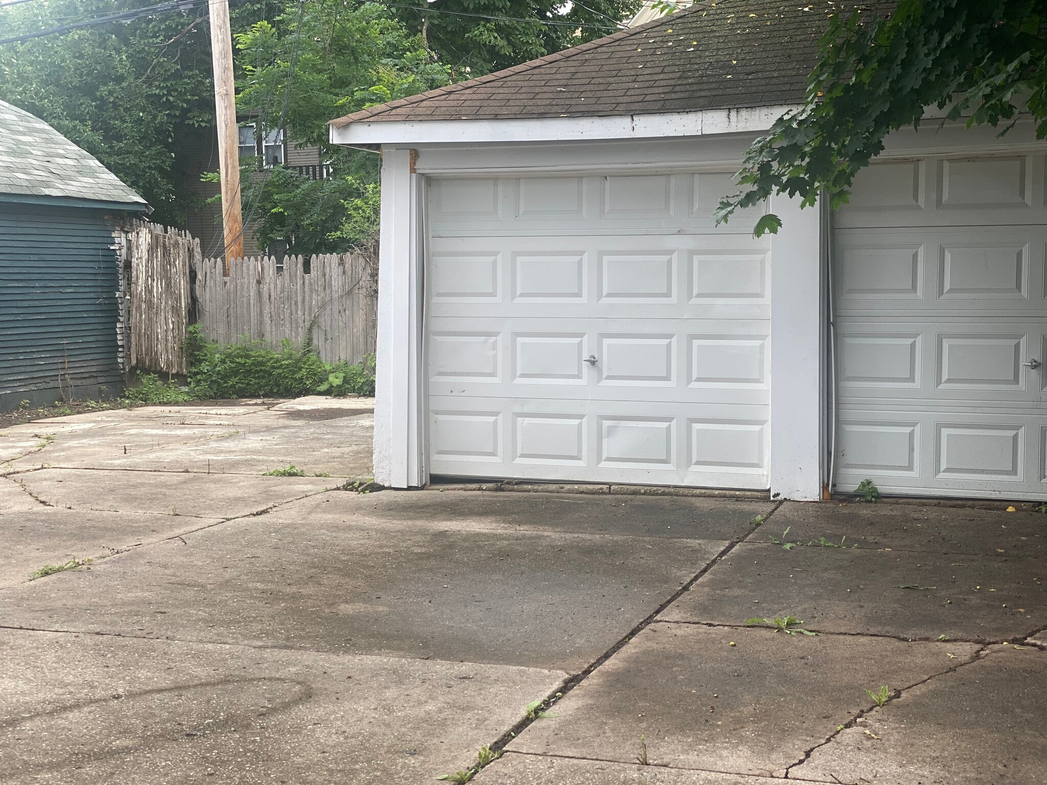 ample space to back and street packing available - 2550 N 45th St