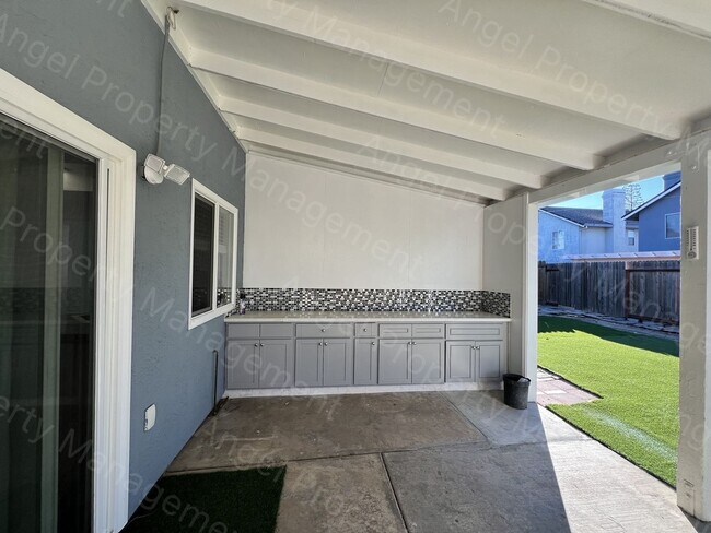 Building Photo - 5221 Moonlight Way