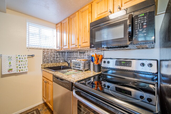 Building Photo - 1793 S 2600 E