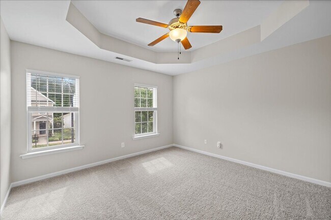Building Photo - Well Maintained Three Bedroom Home!