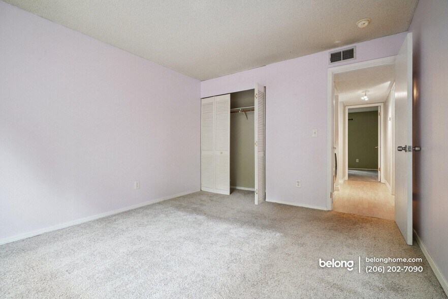 Building Photo - 12200 NE 147th Pl