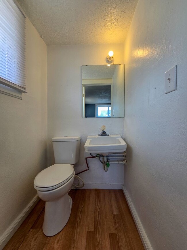 Building Photo - 3 Bed home in Shawnee!