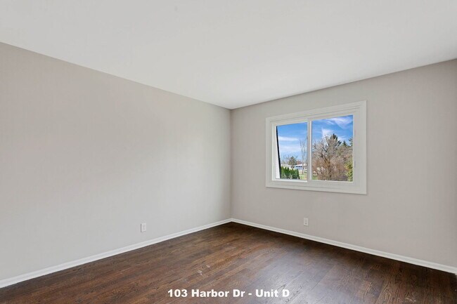Building Photo - 103 Harbor Dr