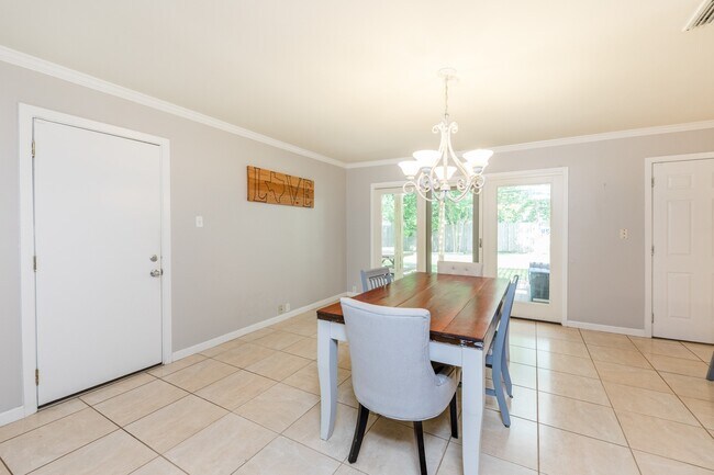 Building Photo - 8323 Lorrie Dr