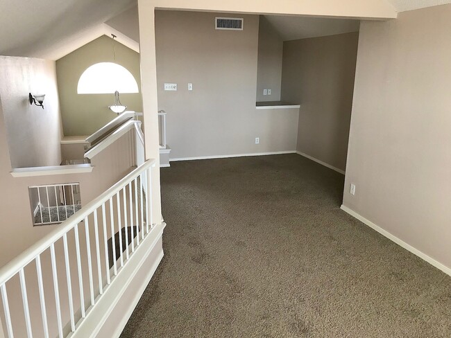 Building Photo - West El Paso 3 bed refrig A/C Home with Bonus Loft and Solar!