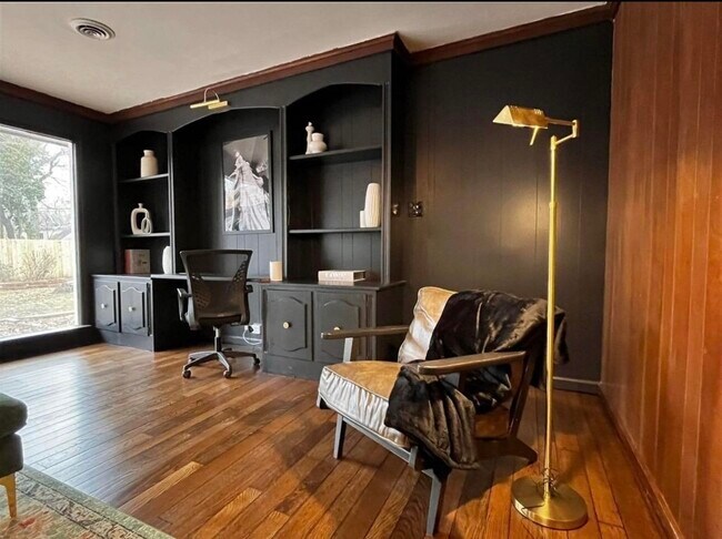 Building Photo - 1077 S Perkins Rd