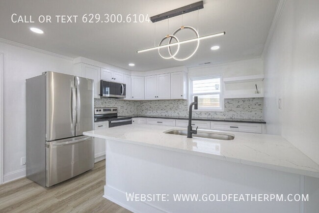 Building Photo - 1707 17th Ave N