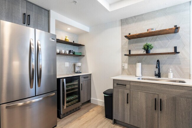 Building Photo - 14201 N 70th Way