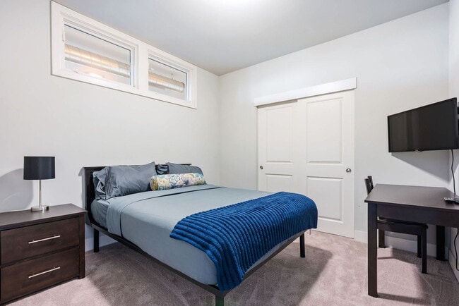 Building Photo - 235 S Delaware St