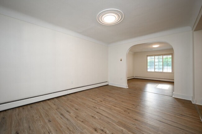 Building Photo - Single Family Home