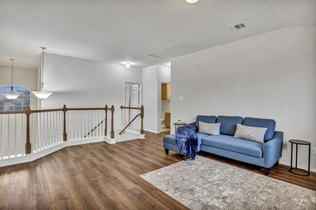Building Photo - 6109 Suellen Ln