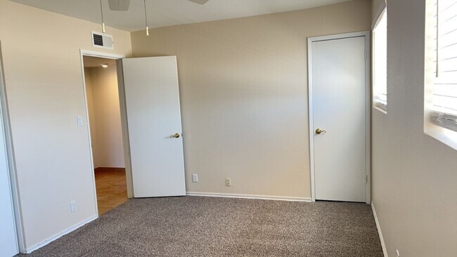 Building Photo - 17014 E Calle Del Oro