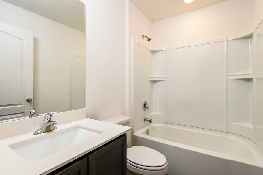 Building Photo - 497 Kensington View Dr