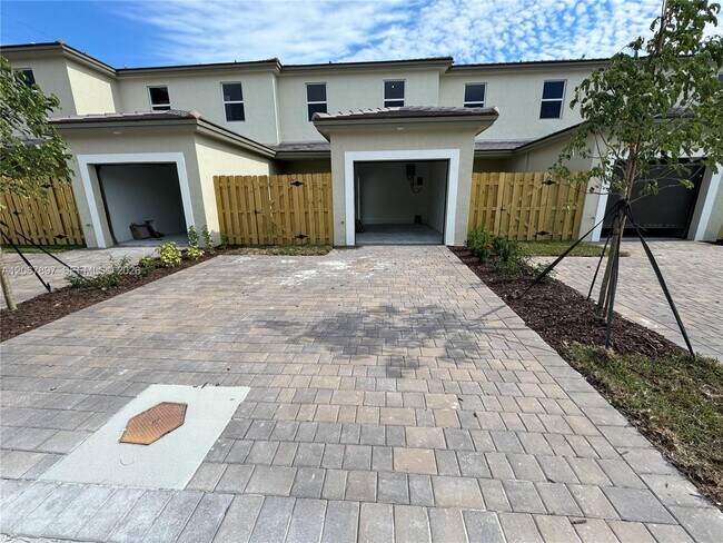 Building Photo - 26422 SW 148th Ct