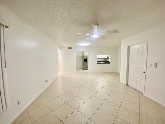 Building Photo - 954 Courtyard Ln
