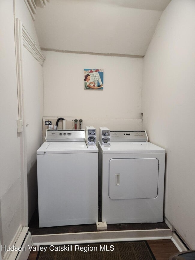 Building Photo - 5635-5639-5639 NY-82