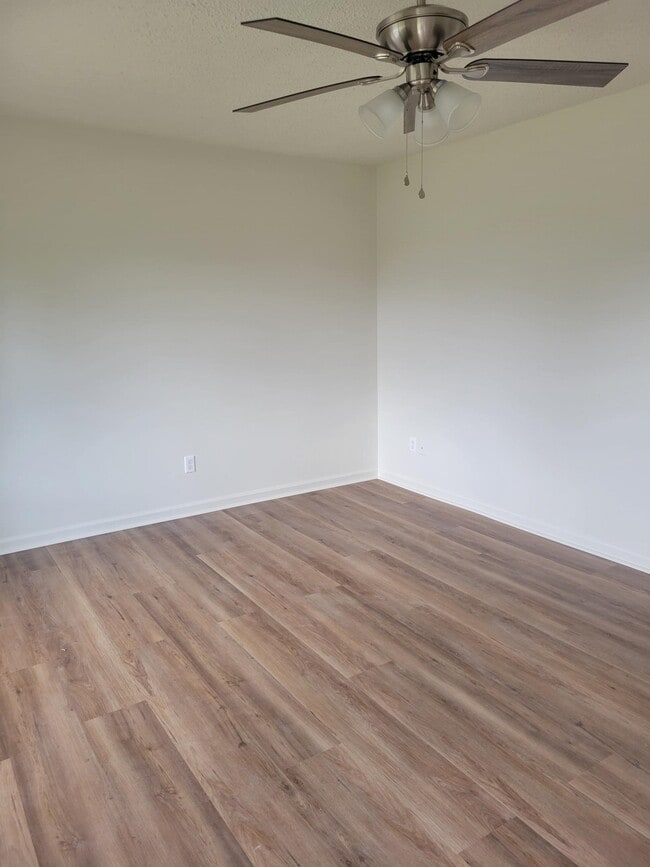 Building Photo - 104 Bent Tree Dr