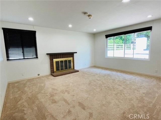 Building Photo - 646 N Big Creek Ln
