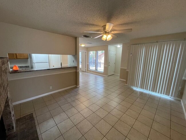 Building Photo - 318 W William Cannon Dr