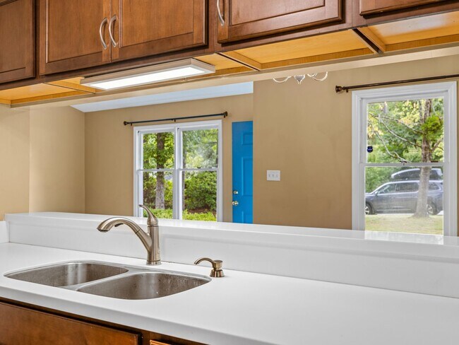 Building Photo - 542 Shadowridge Rd