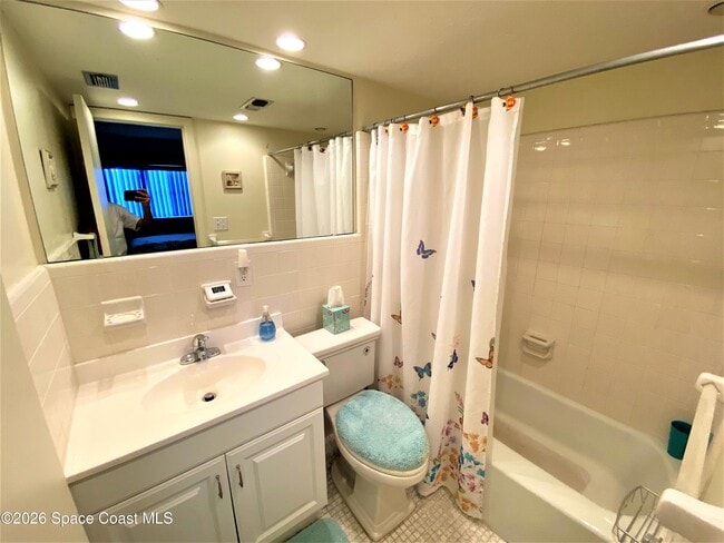 Building Photo - 10 Sunflower St