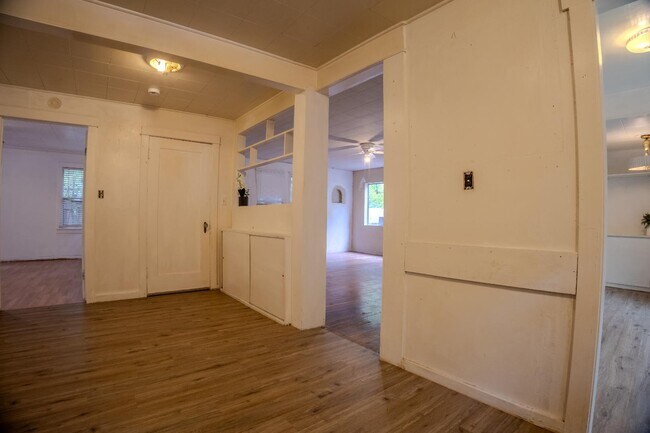 Building Photo - 2896 Clay St