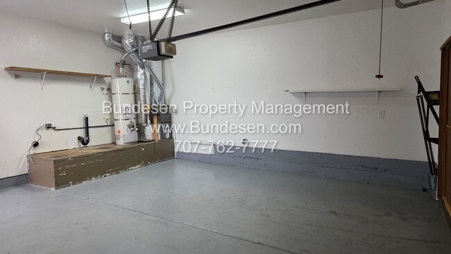 Building Photo - Charming Condo in Plum Tree Subdivision - ...